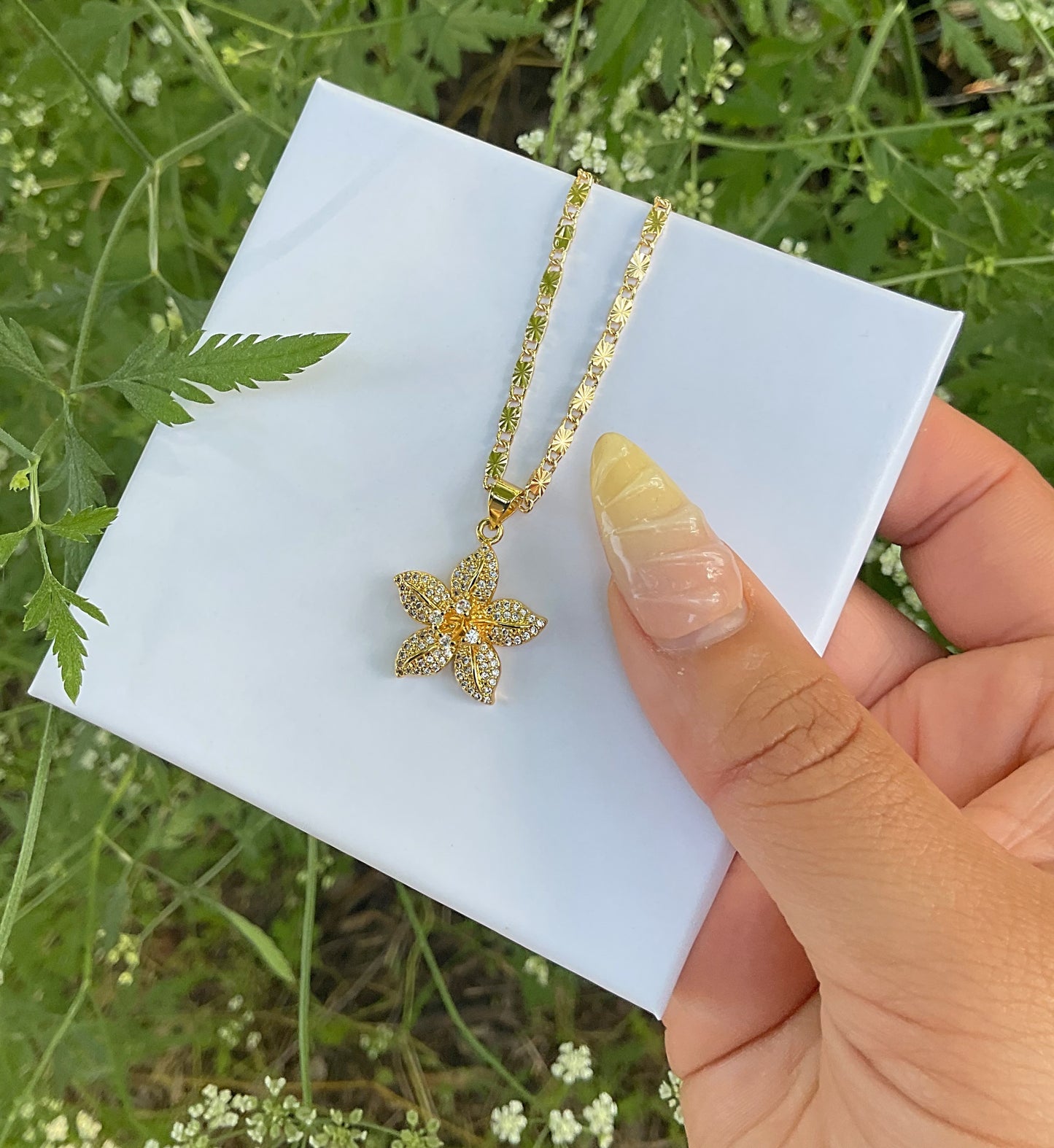 Hibiscus Necklace πΊ